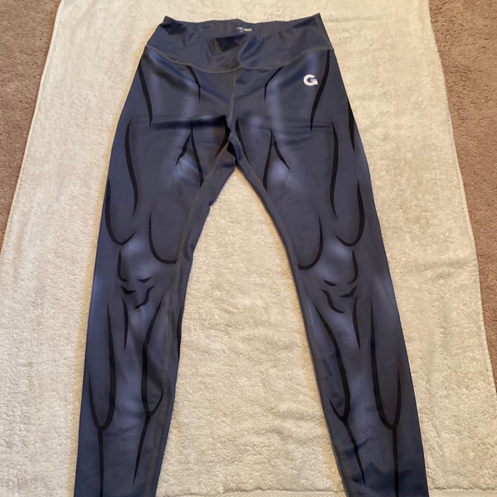 Grrrl leggings size medium